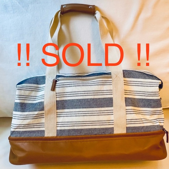 !! SOLD !!Navy + cream striped weekend bag NWOT - Picture 1 of 4